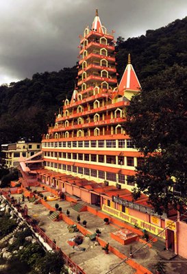 famous-temple-in-rishikesh
